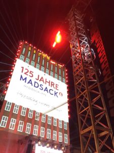 Videoprojektion am Anzeiger Hochhaus Hannover